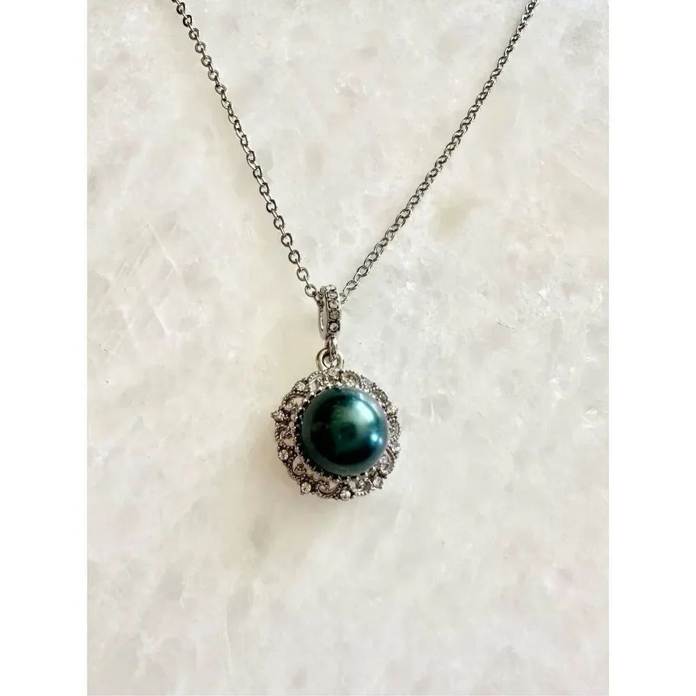 Dark grey cubic zirconia pearl pendant necklace